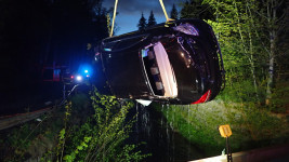 HASIČI AUTO E2C-lEdWUAEXc4f